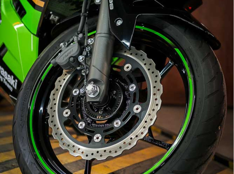 Мотоцикл Kawasaki Ninja 400R ABS з пробігом 7736 км