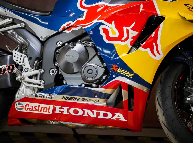 Мотоцикл Honda RedBull CBR600RR Максимальная комплектация Состояние нового с пробегом 2137 км
