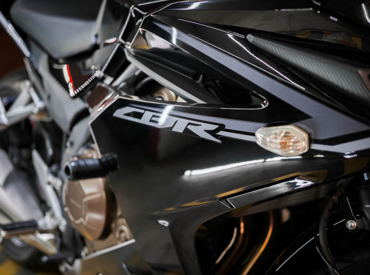 Мотоцикл Honda CBR400R ABS Состояние нового с пробегом 8683 км