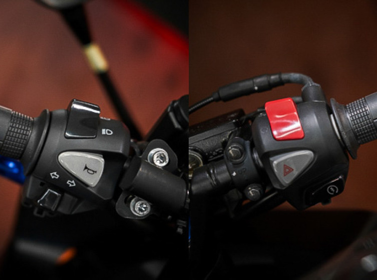 Мотоцикл Honda CBR400R ABS Состояние нового с пробегом 8683 км