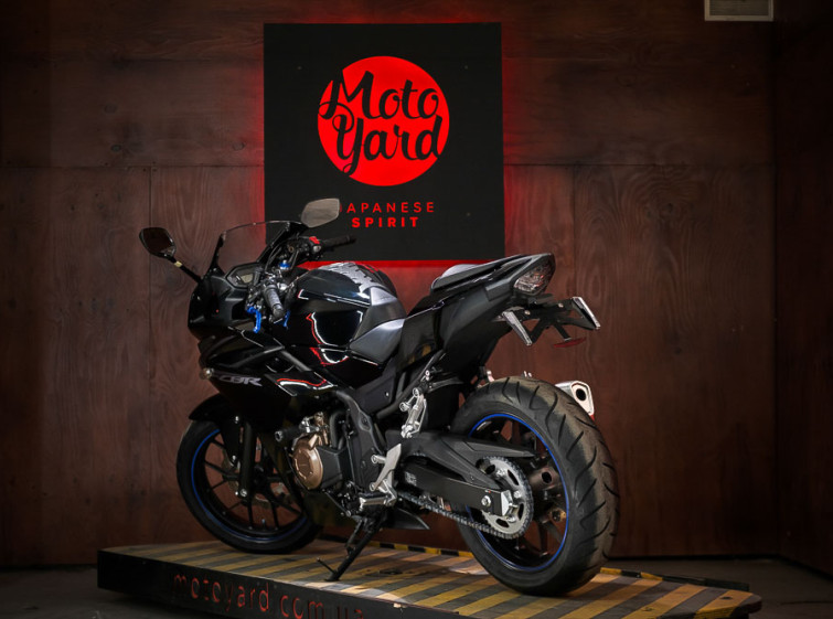 Мотоцикл Honda CBR400R ABS Состояние нового с пробегом 8683 км