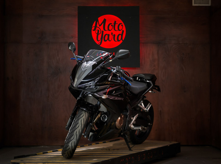 Мотоцикл Honda CBR400R ABS Состояние нового с пробегом 8683 км