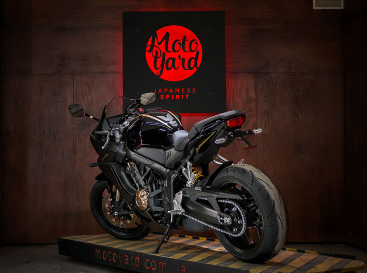 Мотоцикл Honda CBR650R макс Комплектация состояние Нового с пробегом 4089 км