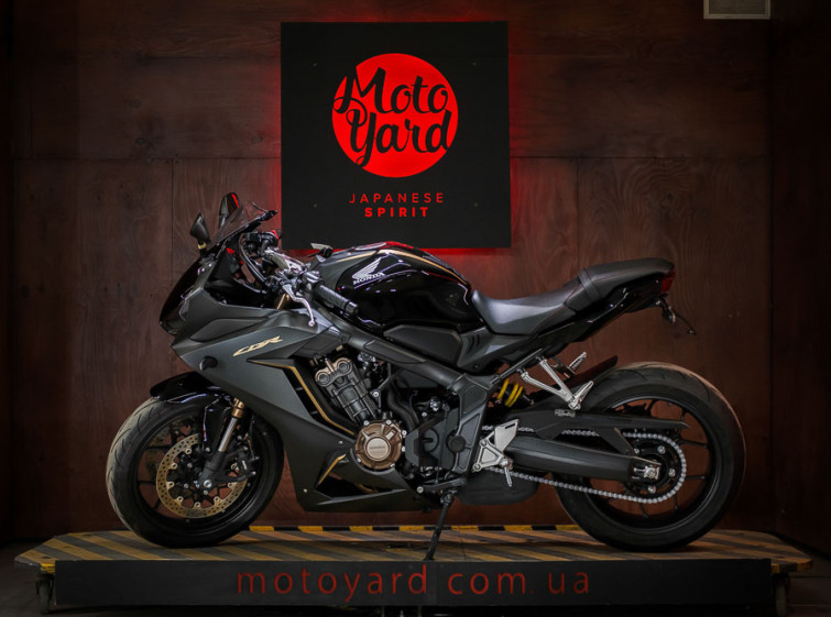 Мотоцикл Honda CBR650R макс Комплектация состояние Нового с пробегом 4089 км