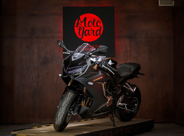 Мотоцикл Honda CBR650R макс Комплектация состояние Нового с пробегом 4089 км