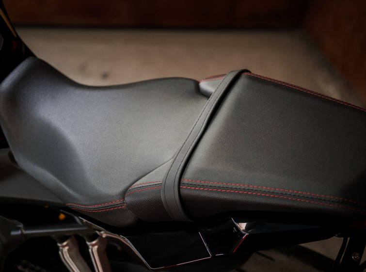 Мотоцикл Honda CBR650R макс Комплектация состояние Нового с пробегом 4089 км