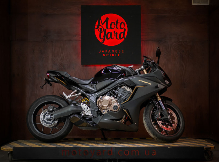 Мотоцикл Honda CBR650R макс Комплектация состояние Нового с пробегом 4089 км