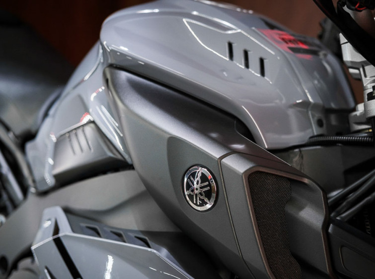 Мотоцикл Yamaha MT-10 Максимальная комплектация Состояние нового с пробегом 9730 км