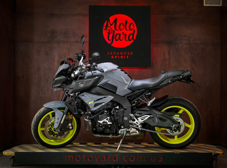 Мотоцикл Yamaha MT-10 Максимальная комплектация Состояние нового с пробегом 9730 км