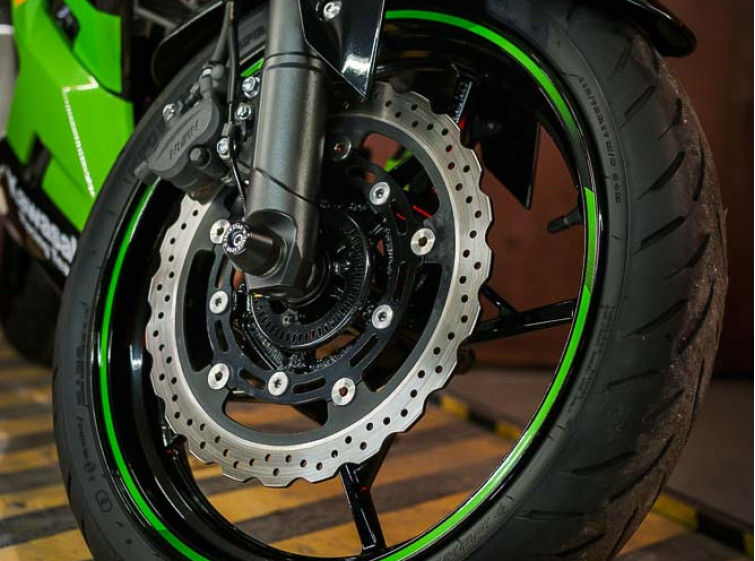 Мотоцикл Kawasaki Ninja 400 ABS Состояние Нового с пробегом 6203 км