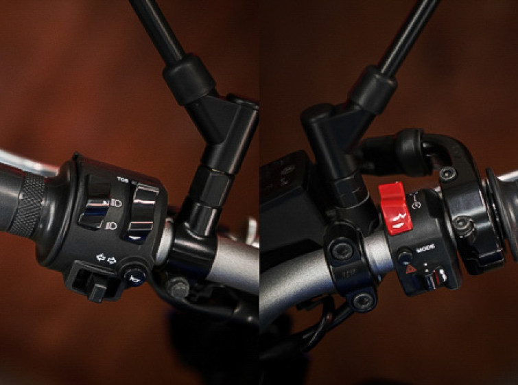 Мотоцикл Yamaha MT-09 Максимальна комплектація Стан нового з пробігом 7352 км