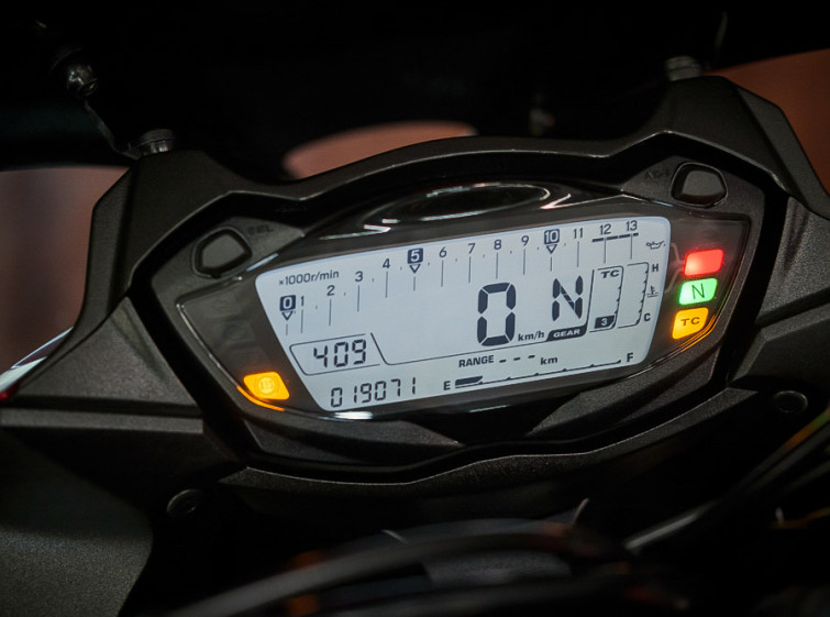 Мотоцикл Suzuki GSX-S1000F Максимальная комплектация с пробегом 19071 км