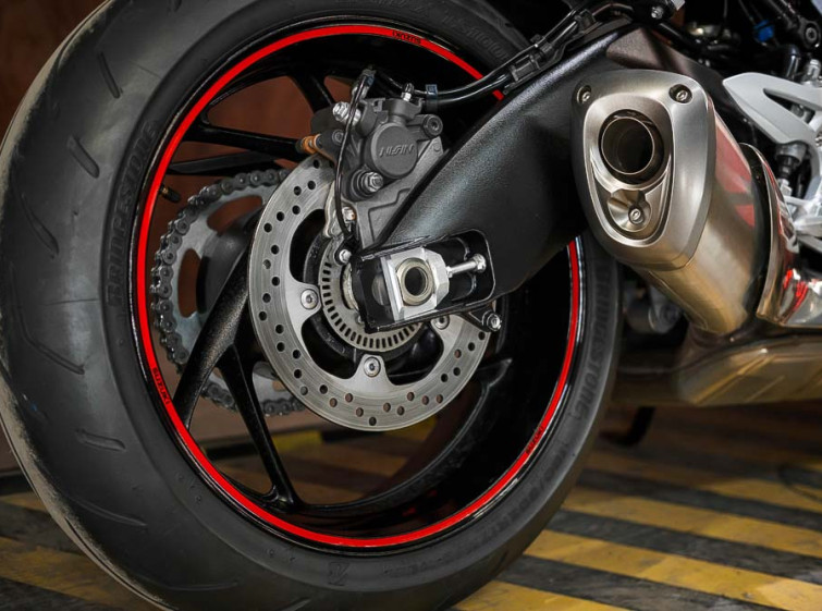 Мотоцикл Suzuki GSX-S1000F Максимальная комплектация с пробегом 19071 км