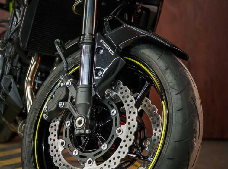 Мотоцикл Kawasaki Z900 Состояние Нового с пробегом 4090 км