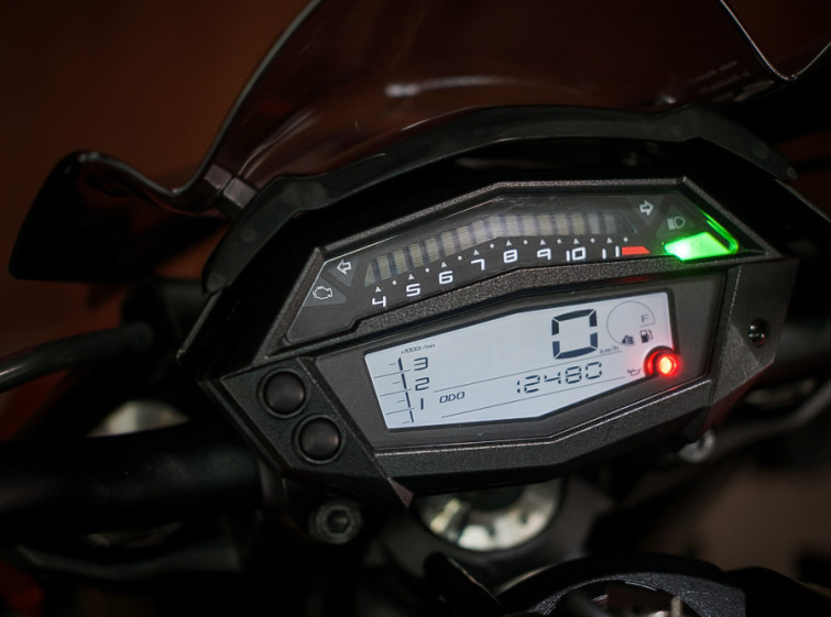 Мотоцикл Kawasaki Z1000 з пробігом 12480 км