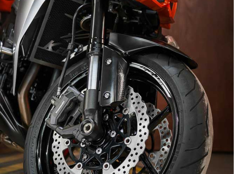 Мотоцикл Kawasaki Z1000 з пробігом 12480 км