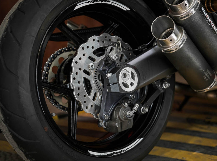 Мотоцикл Kawasaki Z1000 з пробігом 12480 км