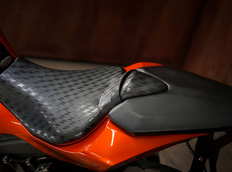 Мотоцикл Kawasaki Z1000 з пробігом 12480 км