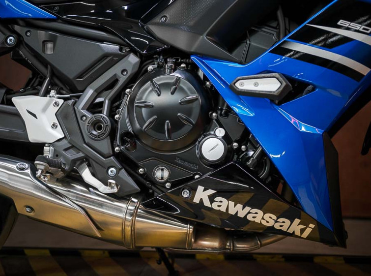Мотоцикл Kawasaki Ninja 650 Максимальная комплектация Состояние нового с пробегом 8120 км