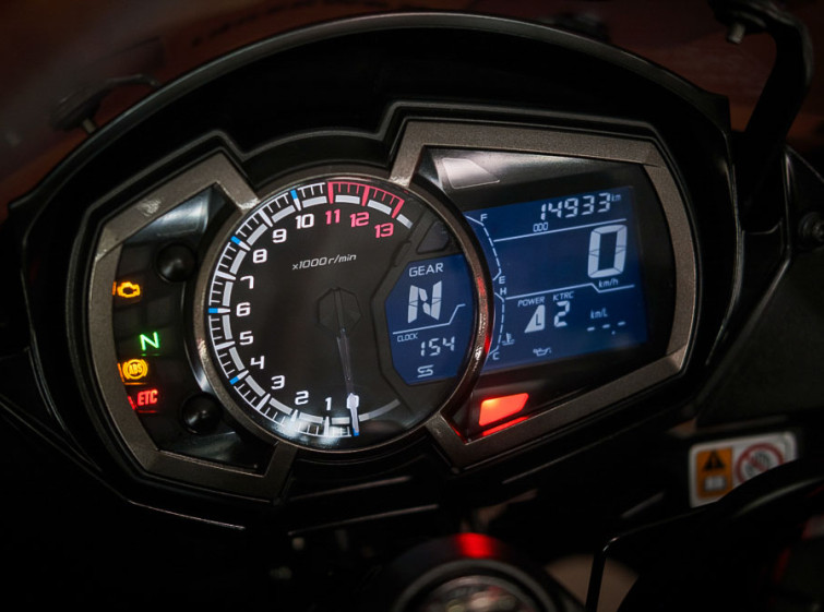 Мотоцикл Kawasaki Ninja 1000 Максимальна комплектація стан нового з пробігом 14933 км