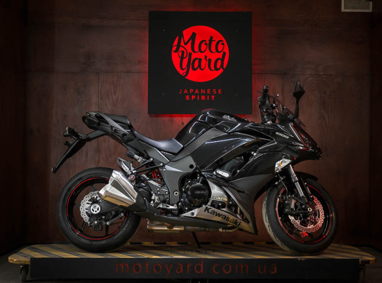 Мотоцикл Kawasaki Ninja 1000 Максимальна комплектація стан нового з пробігом 14933 км