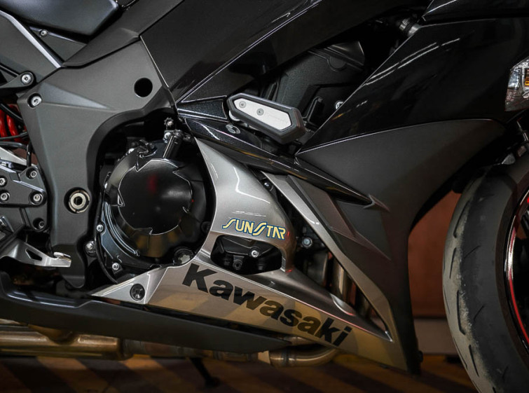 Мотоцикл Kawasaki Ninja 1000 Максимальна комплектація стан нового з пробігом 14933 км