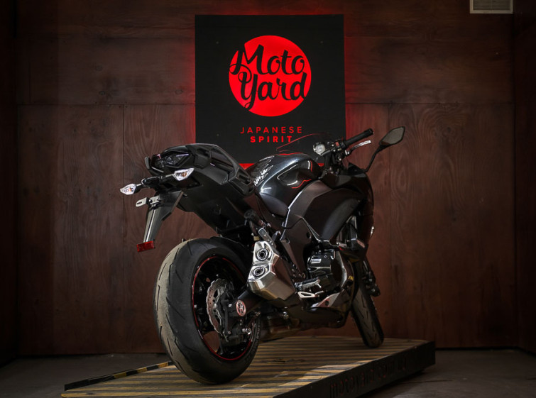 Мотоцикл Kawasaki Ninja 1000 Максимальна комплектація стан нового з пробігом 14933 км