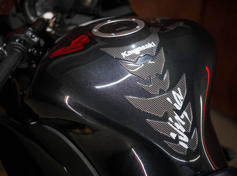 Мотоцикл Kawasaki Ninja 1000 Максимальна комплектація стан нового з пробігом 14933 км