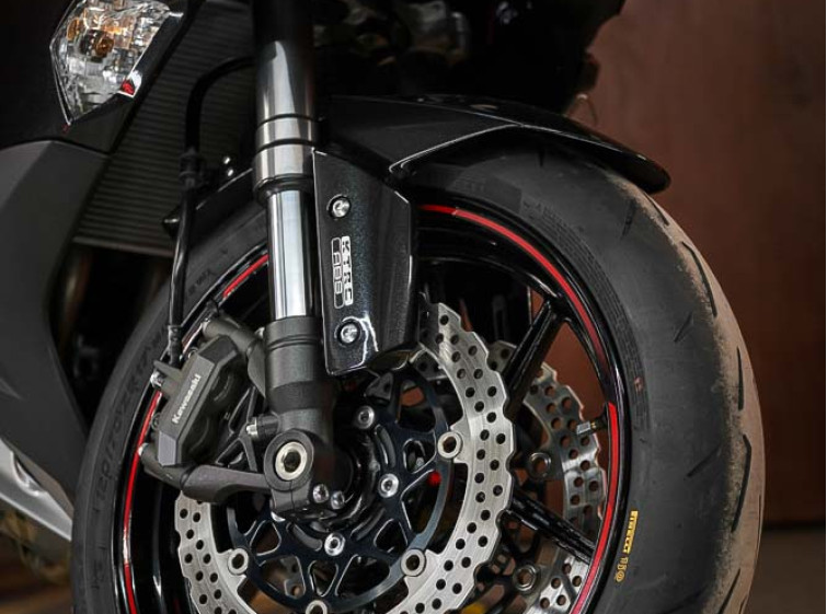 Мотоцикл Kawasaki Ninja 1000 Максимальна комплектація стан нового з пробігом 14933 км