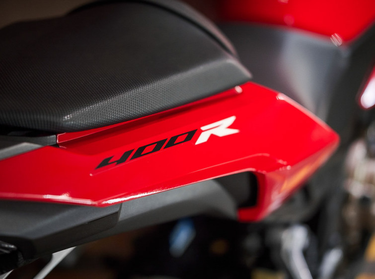 Мотоцикл Honda CBR400R Состояние нового с пробегом 4938 км