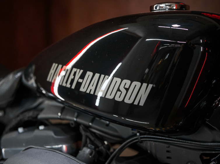 Мотоцикл Harley-Davidson ROADSTER XL1200CX ABS Состояние нового с пробегом 8019 км