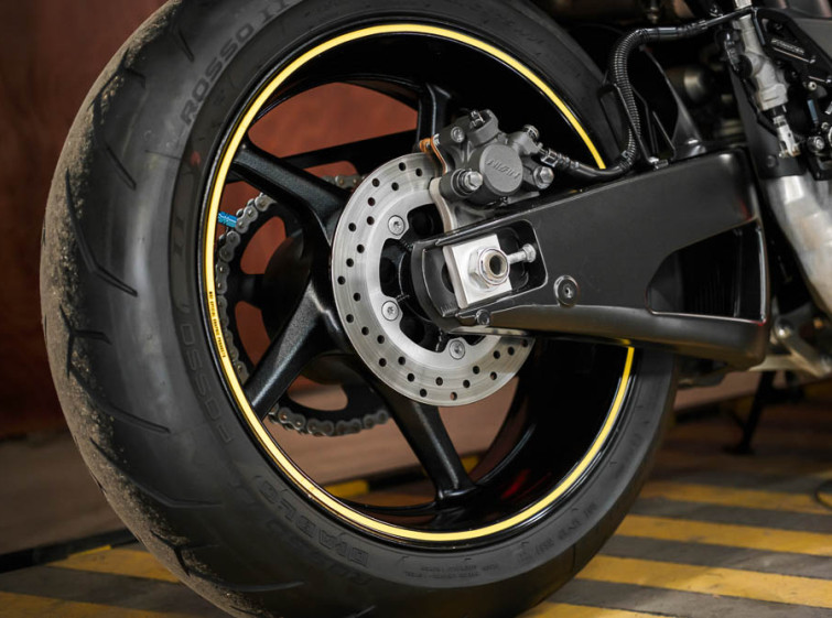 Мотоцикл Yamaha YZF-R1 с пробегом 23471 км