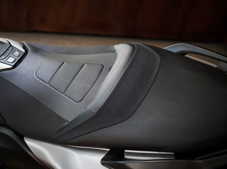 Мотоцикл Yamaha Tmax 530 SX ABS Состояние нового с пробегом 7976 км