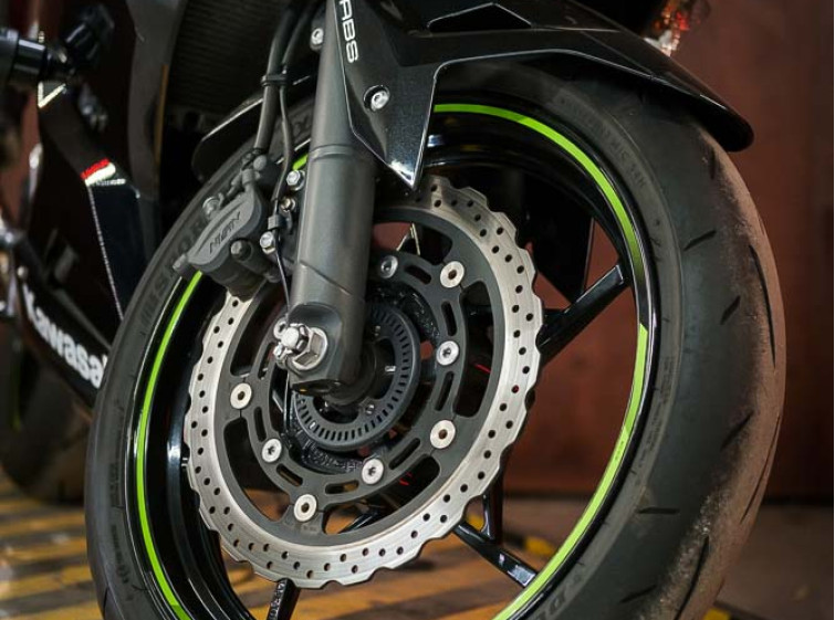 Мотоцикл Kawasaki Ninja 400 ABS Максимальная комплектация с пробегом 16094 км