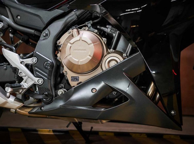 Мотоцикл Honda CBR400R з пробігом 14656 км