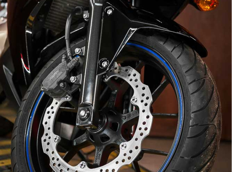 Мотоцикл Honda CBR400R з пробігом 14656 км