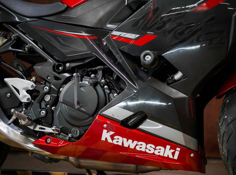 Мотоцикл Kawasaki Ninja 400 ABS с пробегом 10003 км