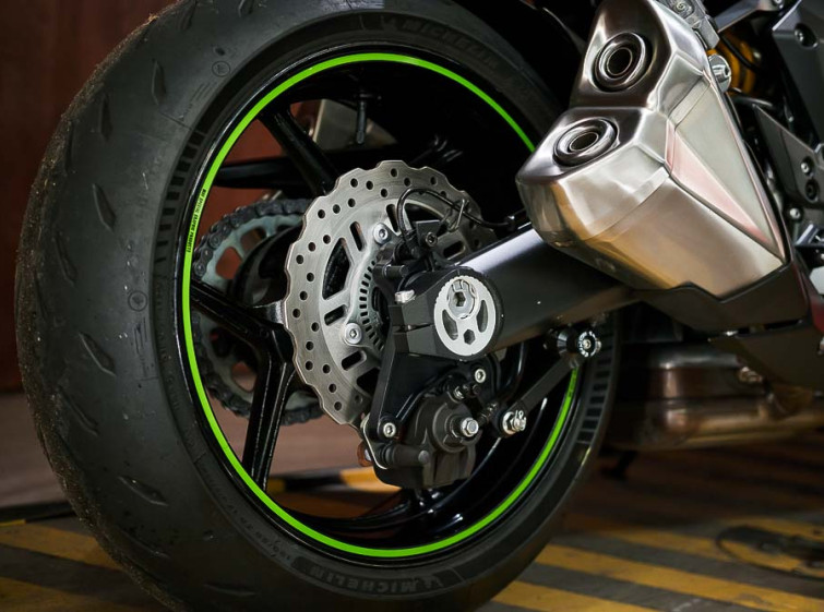 Мотоцикл Kawasaki Ninja 1000 Максимальная комплектация состояние нового с пробегом 4580 км