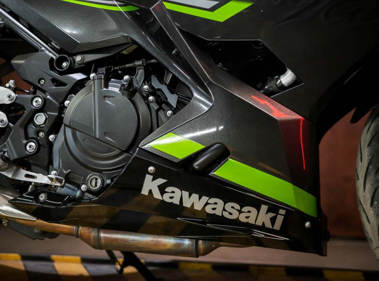 Мотоцикл Kawasaki Ninja 400 ABS Состояние нового с пробегом 6699 км