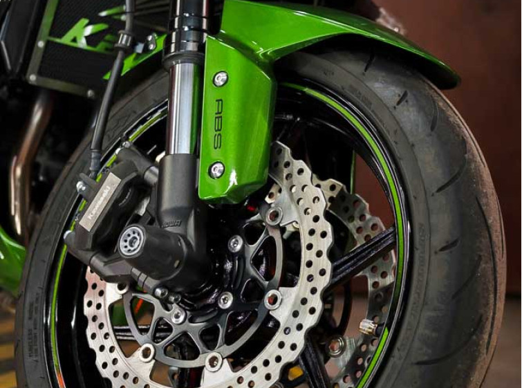 Kawasaki Z1000 ABS Traction Cостояние нового с пробегом 6323 км