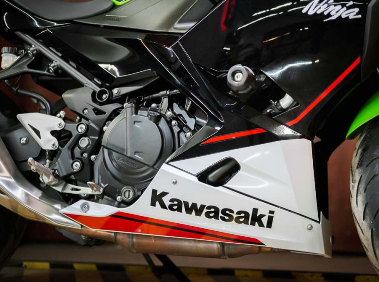 Мотоцикл Kawasaki Ninja 400 ABS Состояние нового с пробегом 10347 км