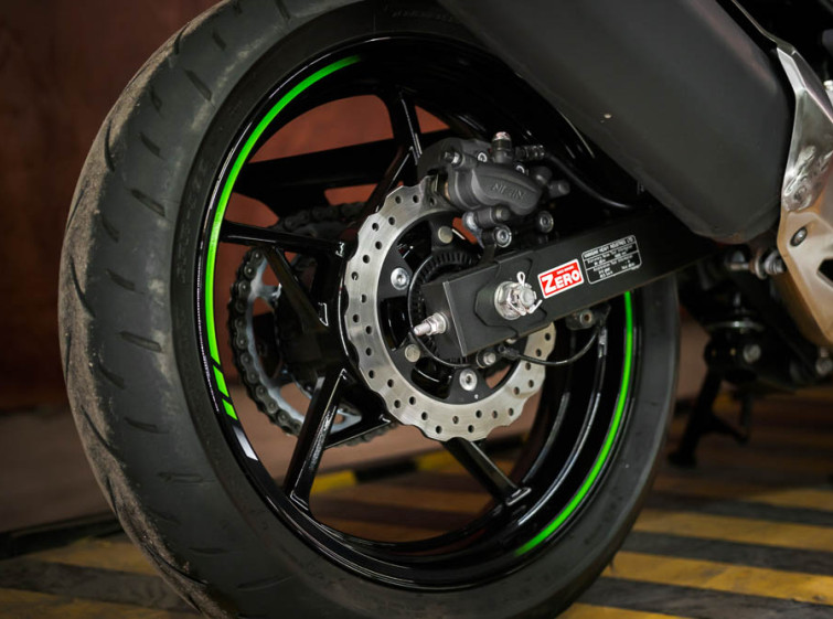 Мотоцикл Kawasaki Ninja 400 ABS Состояние нового с пробегом 10347 км