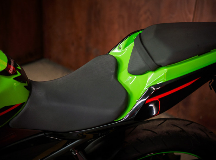 Мотоцикл Kawasaki Ninja 400 ABS Состояние нового с пробегом 10347 км