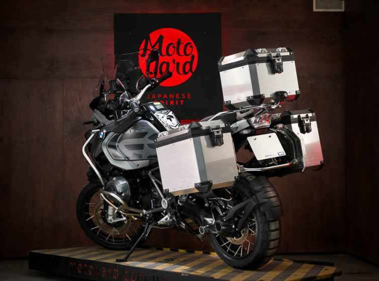 BMW R1200GS Максимальная комлпектация Состояние нового с пробегом 18735 км