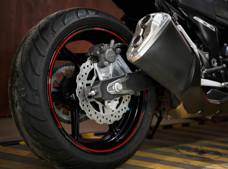 Мотоцикл Kawasaki Z800 з пробігом 30506 км