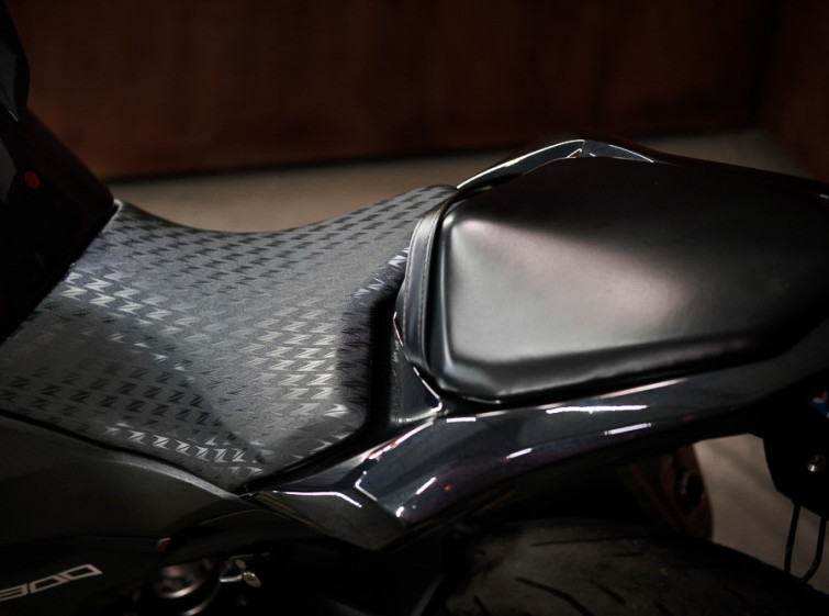 Мотоцикл Kawasaki Z800 з пробігом 30506 км