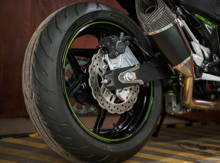 Мотоцикл Kawasaki Z800 з пробігом 12702 км