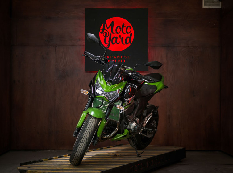 Мотоцикл Kawasaki Z800 з пробігом 12702 км