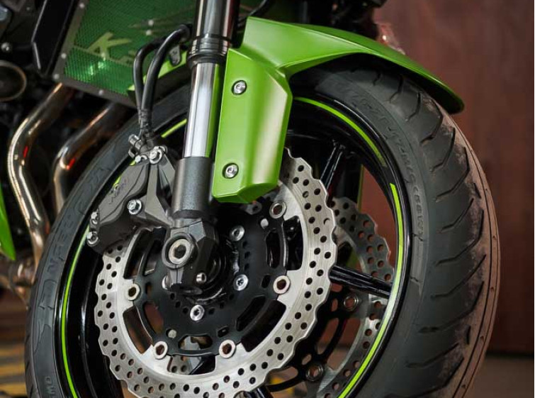 Мотоцикл Kawasaki Z800 з пробігом 12702 км