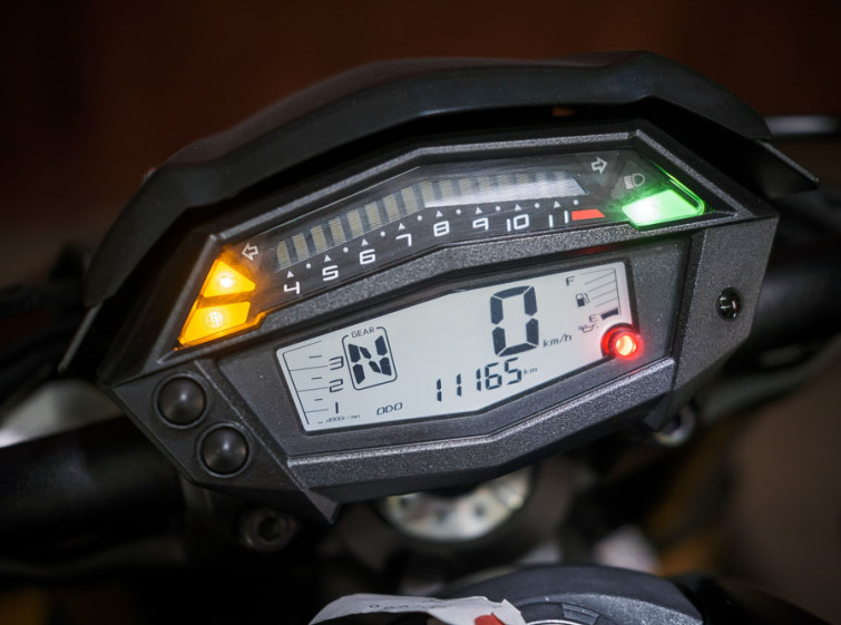 Мотоцикл Kawasaki Z1000 с пробегом 11165 км